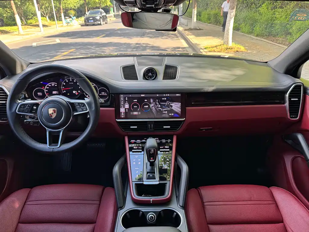 Porsche Cayenne 2020 — фото 16