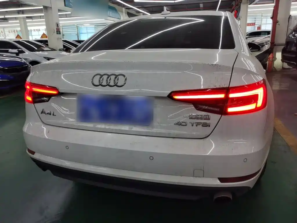 Audi A4L 2017