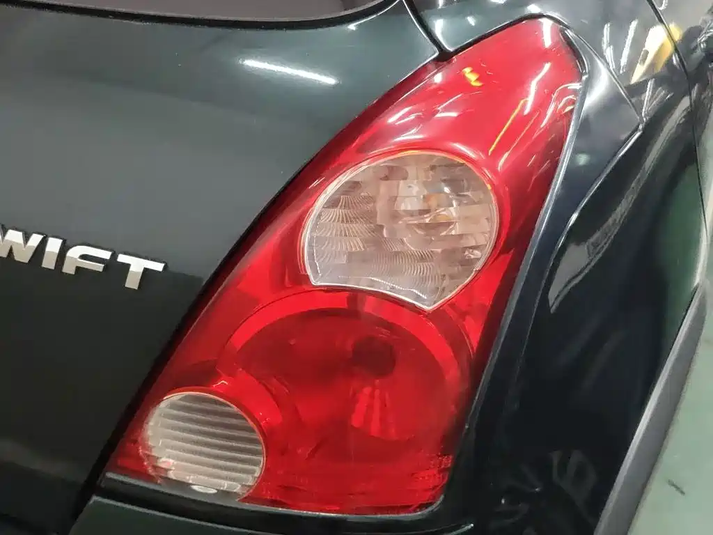 Suzuki Swift 2017 — фото 12