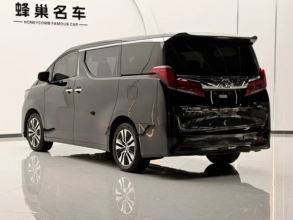 Toyota Alphard 2019 — фото 20