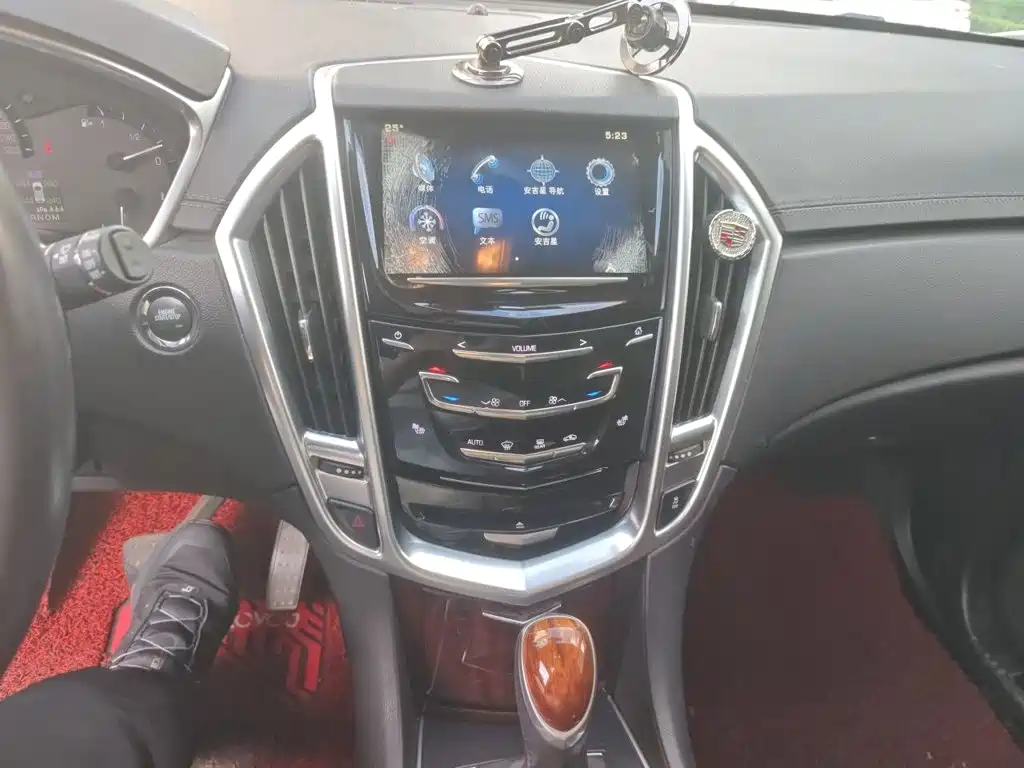 Cadillac SRX 2014 — фото 14