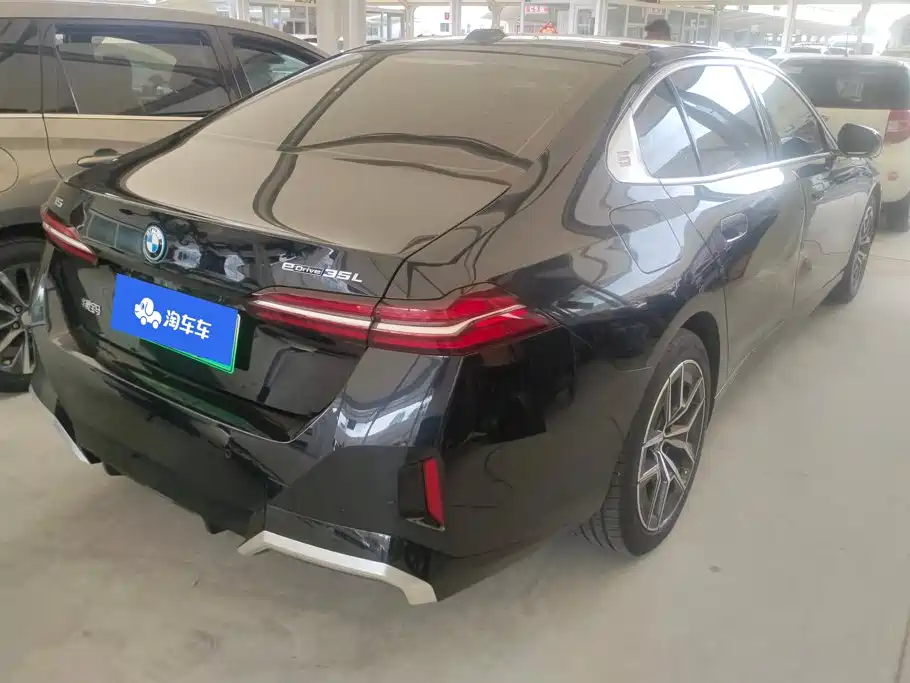 BMW i5 2024 — фото 3