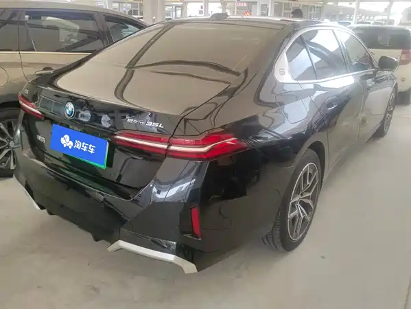 BMW i5 2024