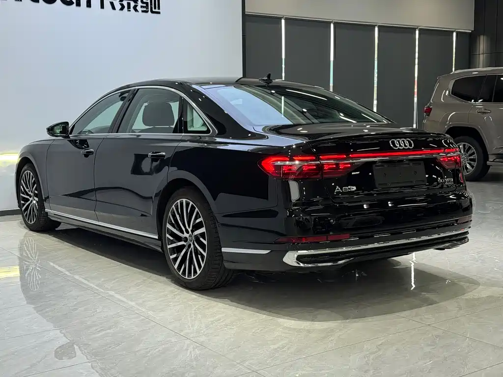Audi A8 2023