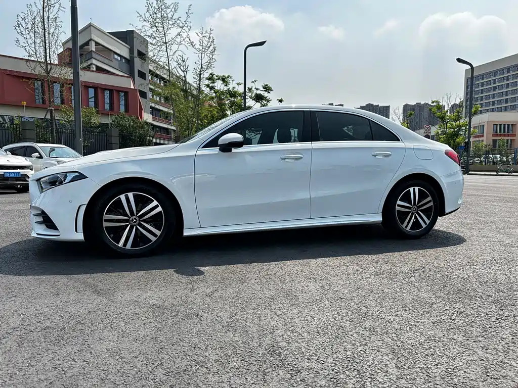 Mercedes-Benz A-Class 2020 — фото 2