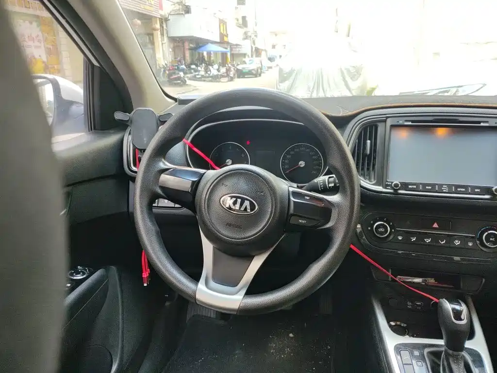 Kia KX3 2016 — фото 6