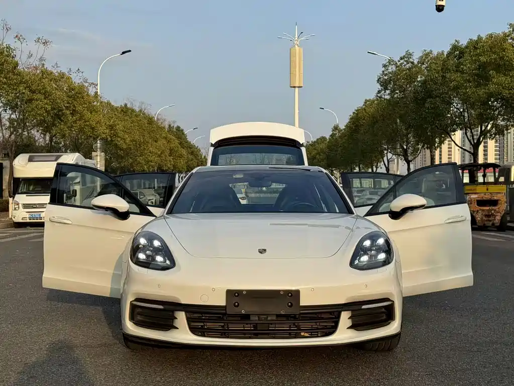Porsche Panamera 2019 — фото 10