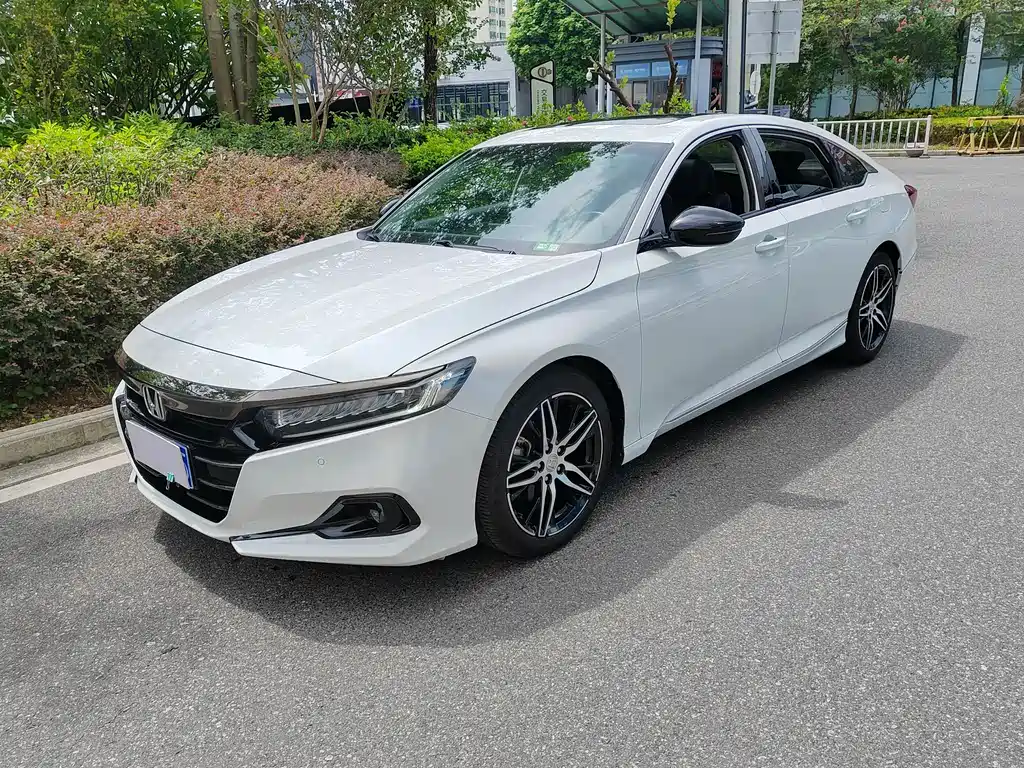 Honda Accord 2022 — фото 1