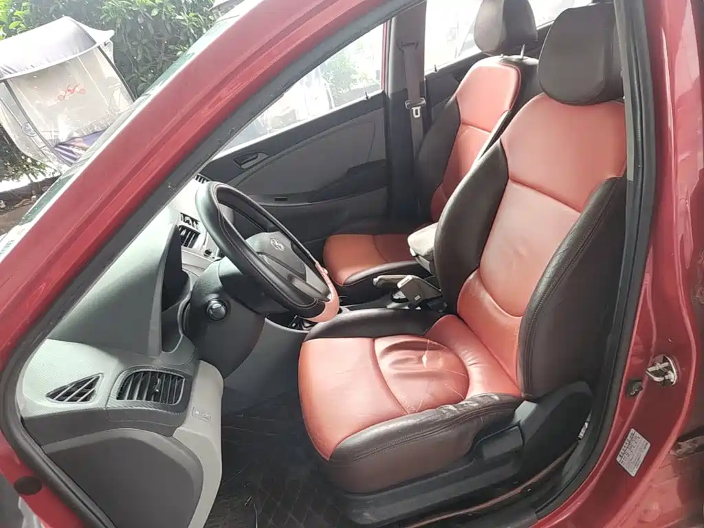 Hyundai Verna 2015 — фото 15