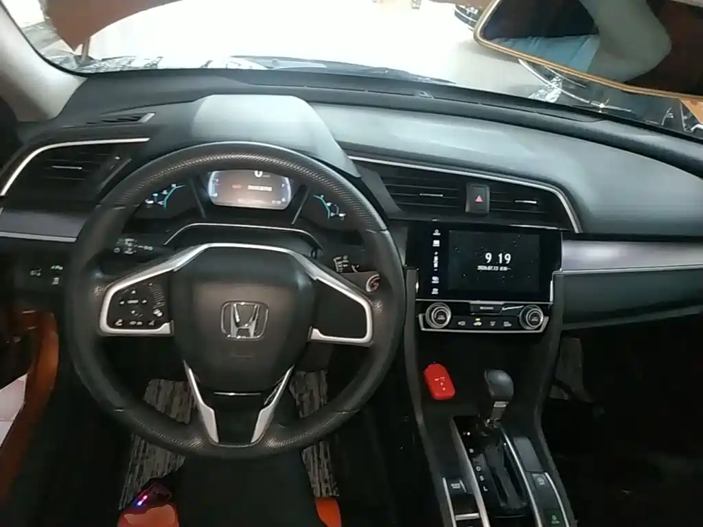 Honda Civic 2016 — фото 10
