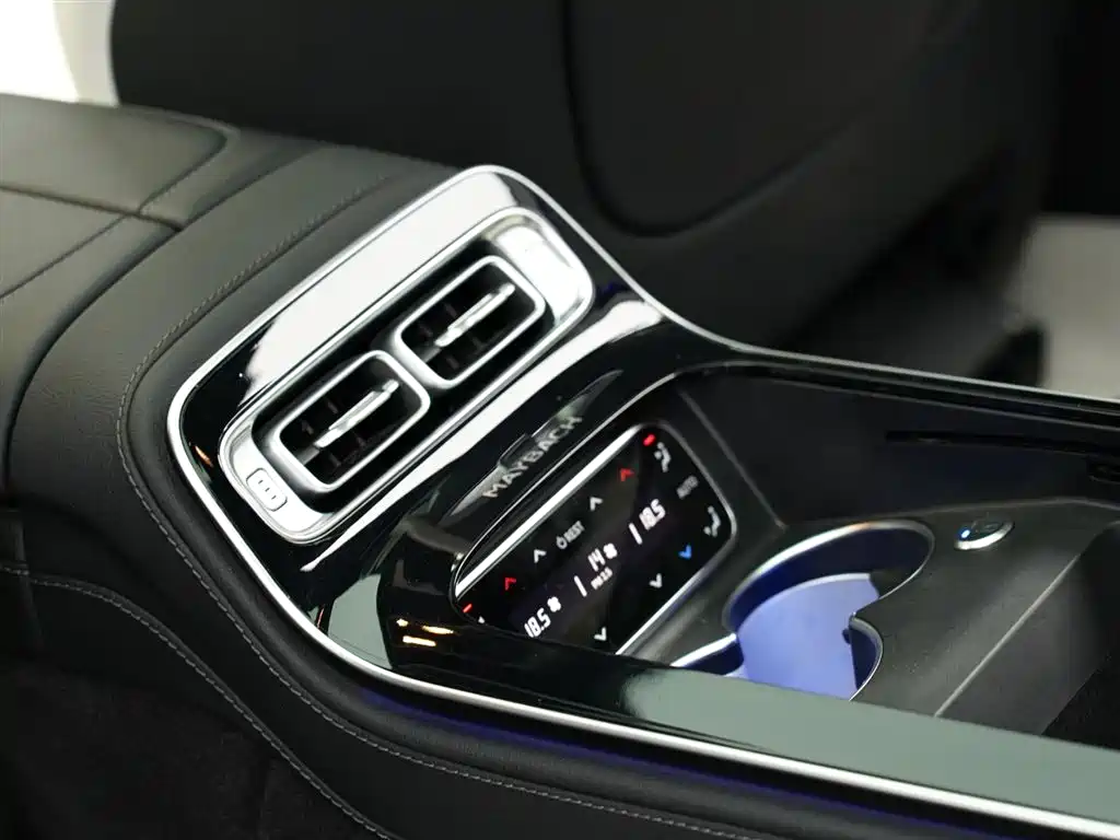 Mercedes-Benz Maybach S-Class 2023 — фото 16