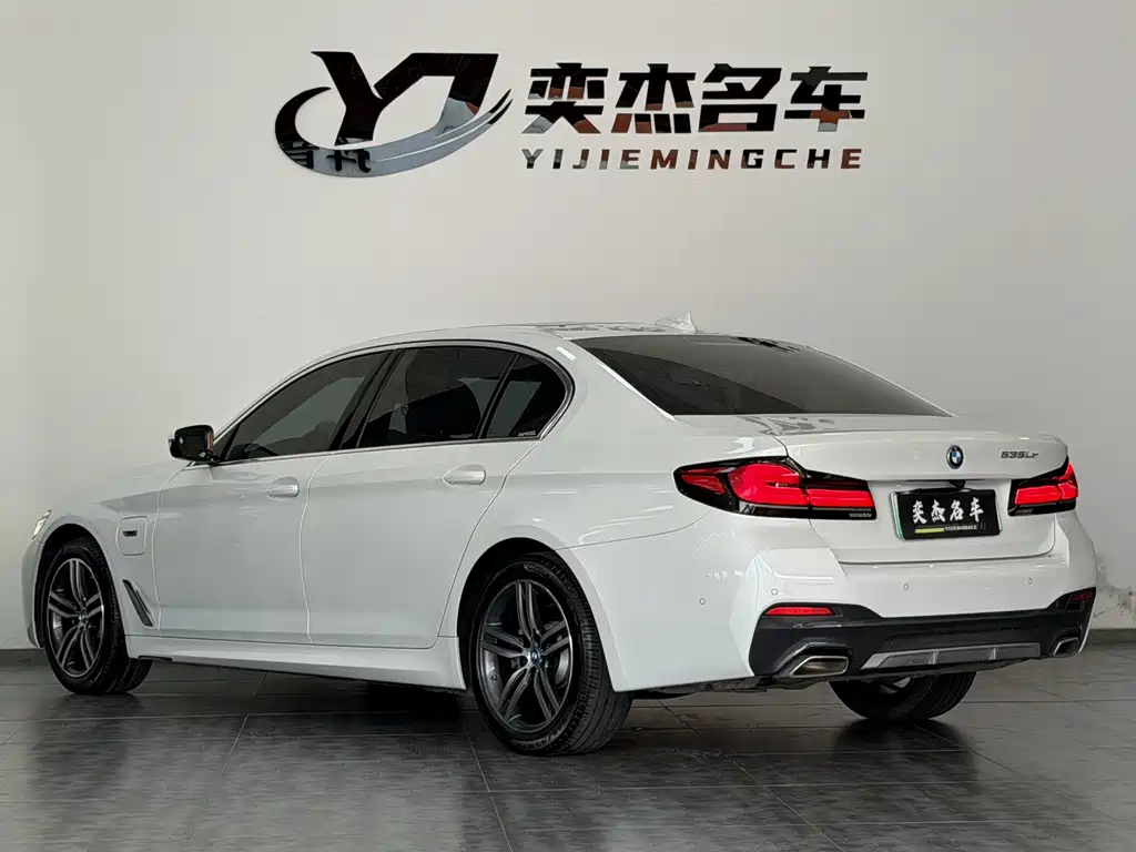 BMW 5 Series New Energy 2022 — фото 7