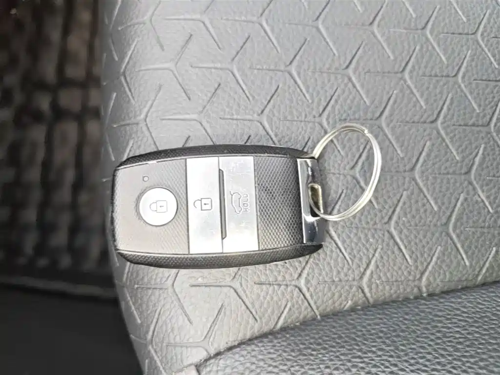 Kia KX1 2019 — фото 9