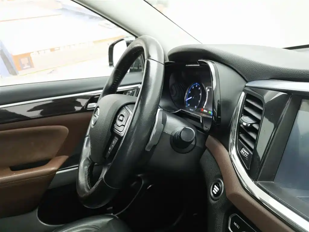 GAC Motor Trumpchi GS8 2017 — фото 22