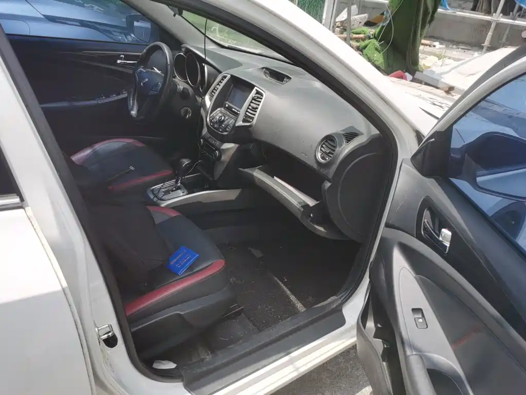 Changan Eado XT 2015 — фото 21