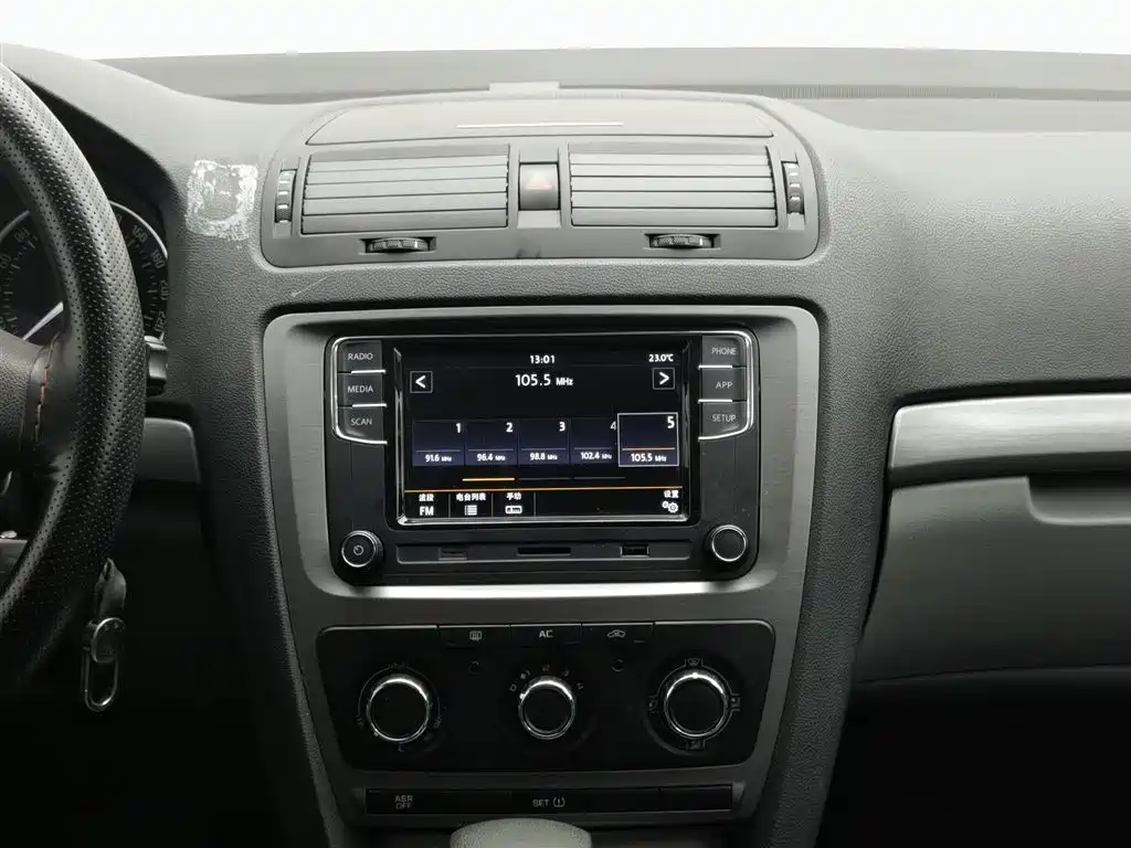 Skoda Octavia 2011 — фото 12