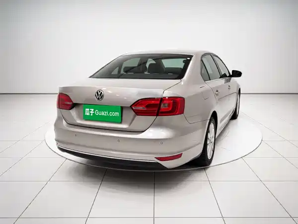 Volkswagen Sagitar 2014