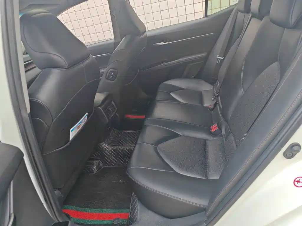 Toyota Camry 2019 — фото 13