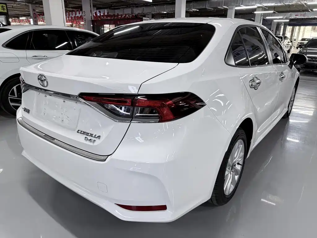 Toyota Corolla 2025 — фото 19