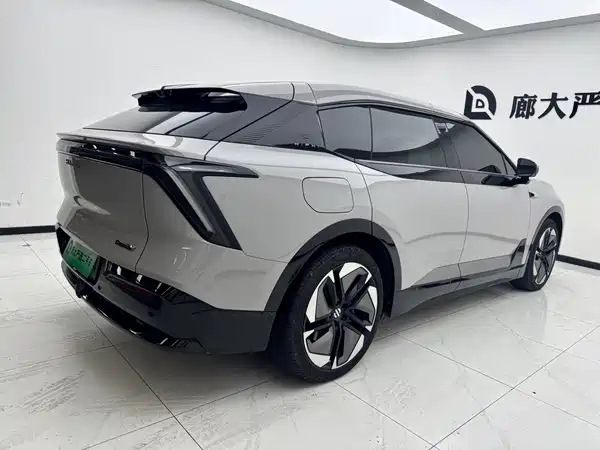 HiPhi Y 2023