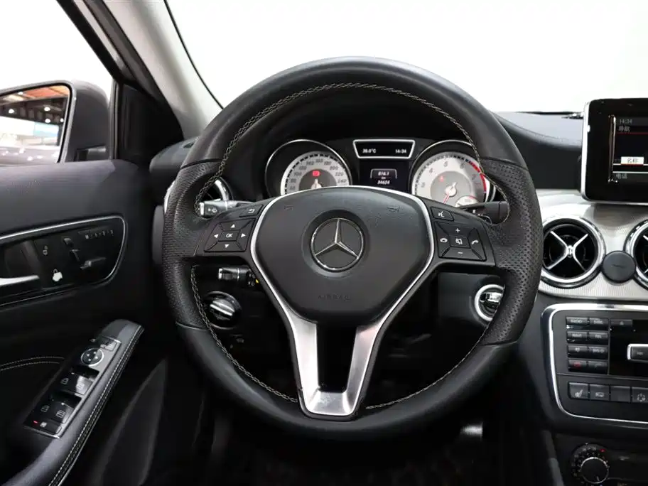 Mercedes-Benz GLA 2015 — фото 13