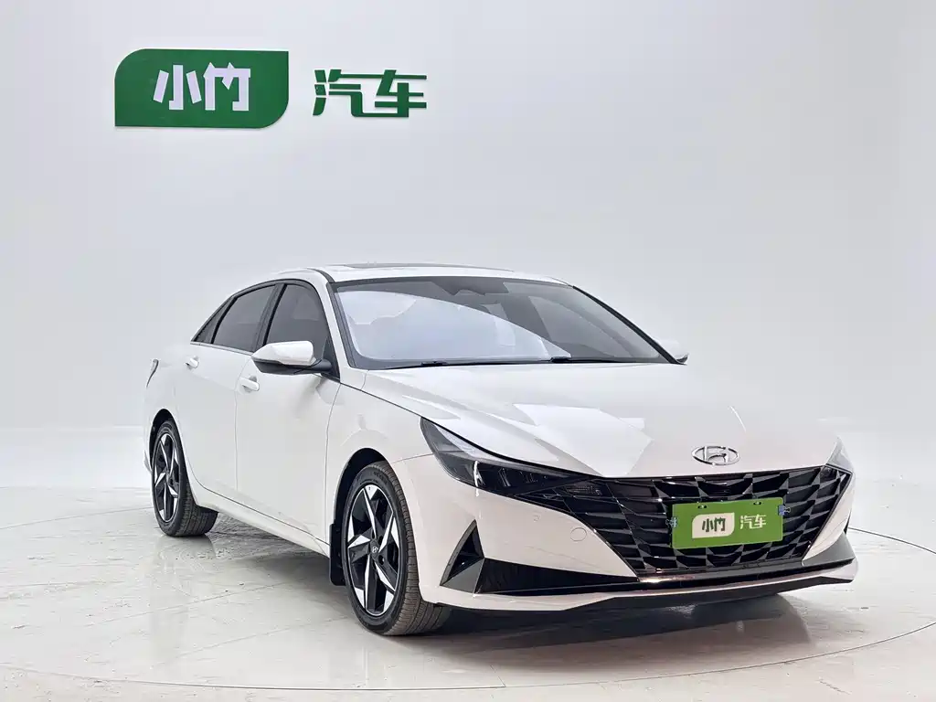 Hyundai Elantra 2022