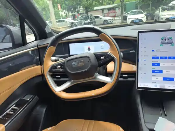 Geely Galaxy L7 2023
