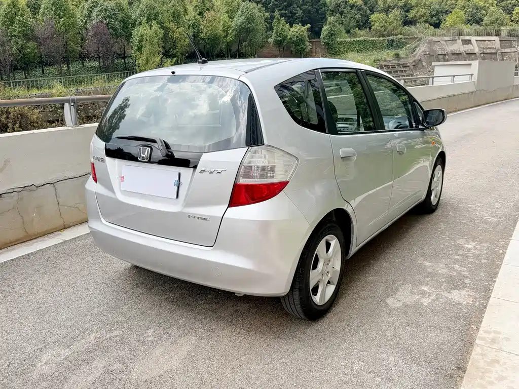 Honda Fit 2010 — фото 12
