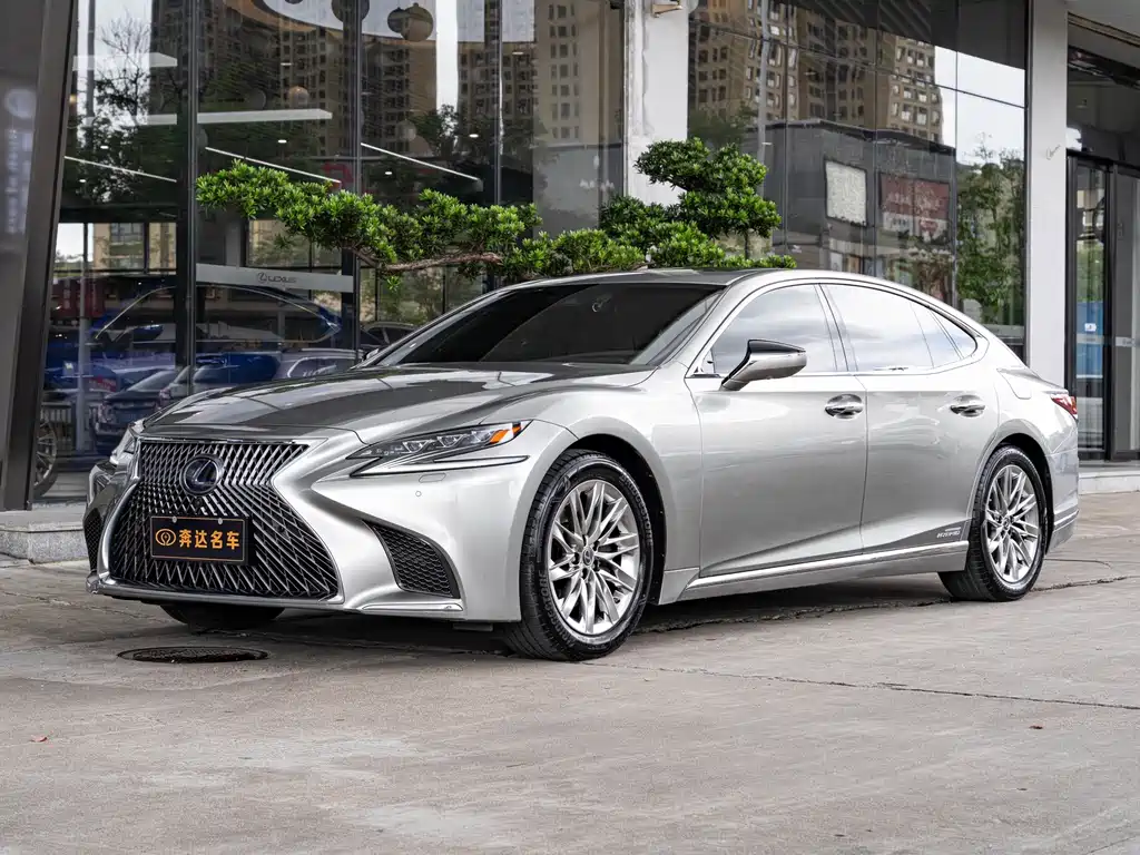 Lexus LS 2019 — фото 1