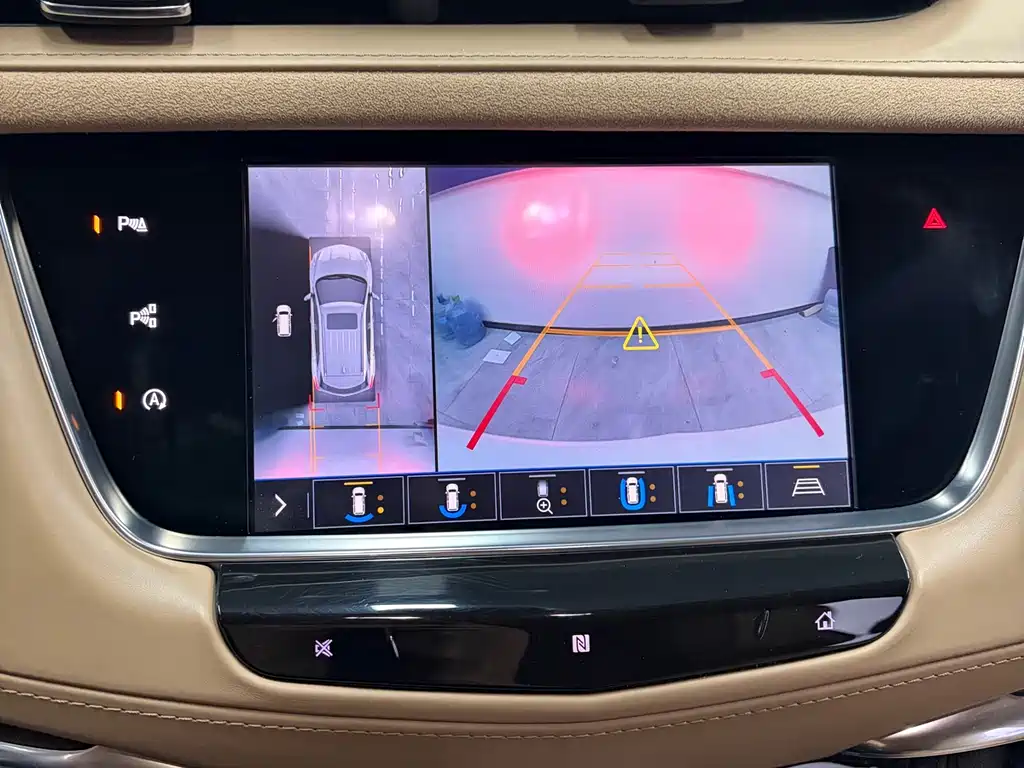 Cadillac XT5 2020 — фото 16
