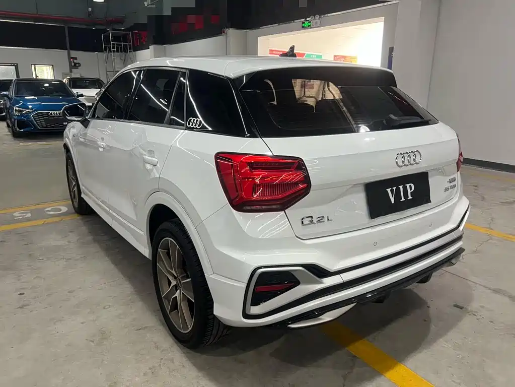 Audi Q2L 2022