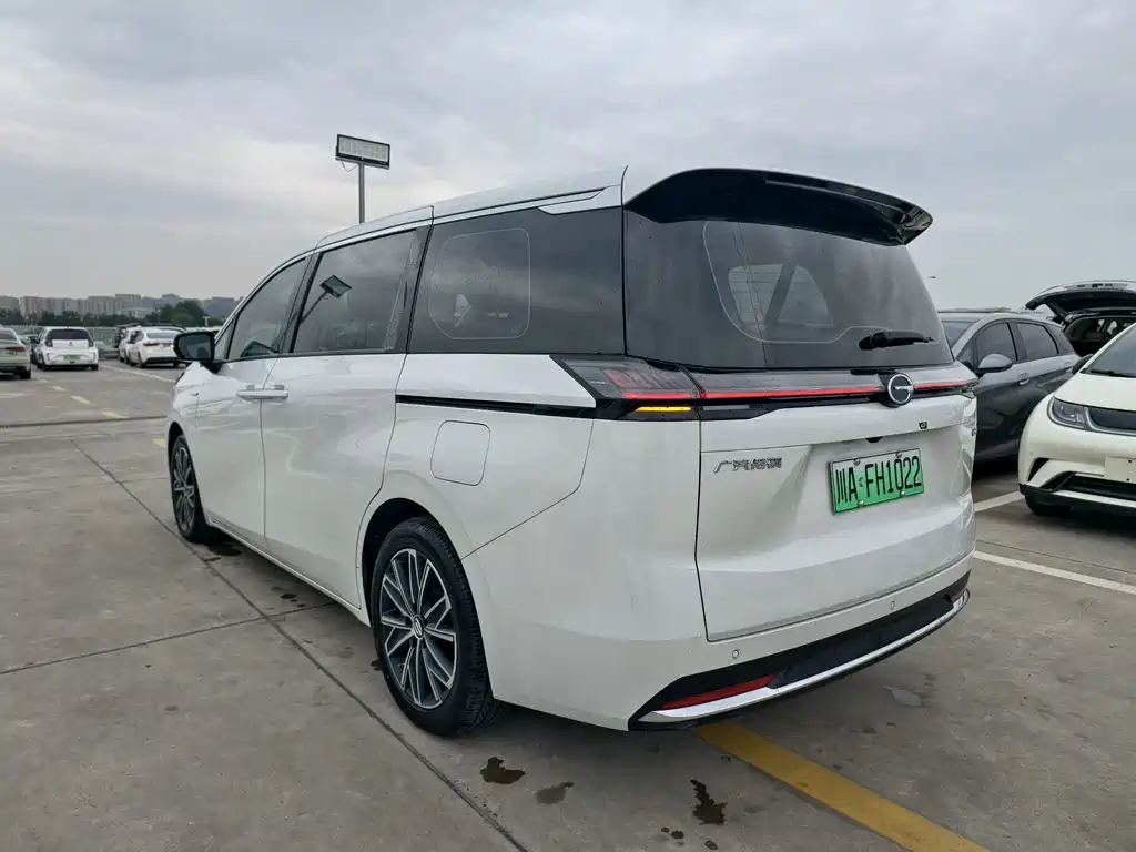GAC Motor E8 PHEV 2025 — фото 5