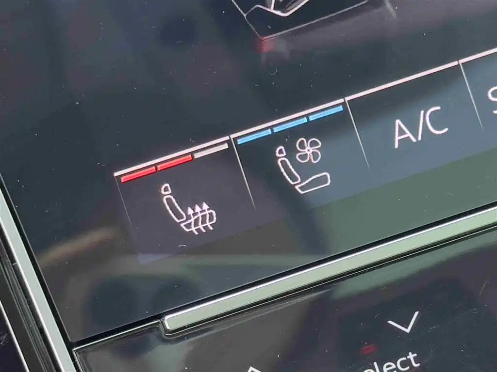 Audi A8 2025 — фото 17