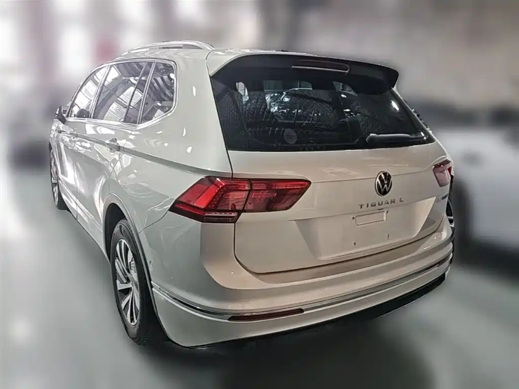 Volkswagen Tiguan L PHEV 2021 — фото 9