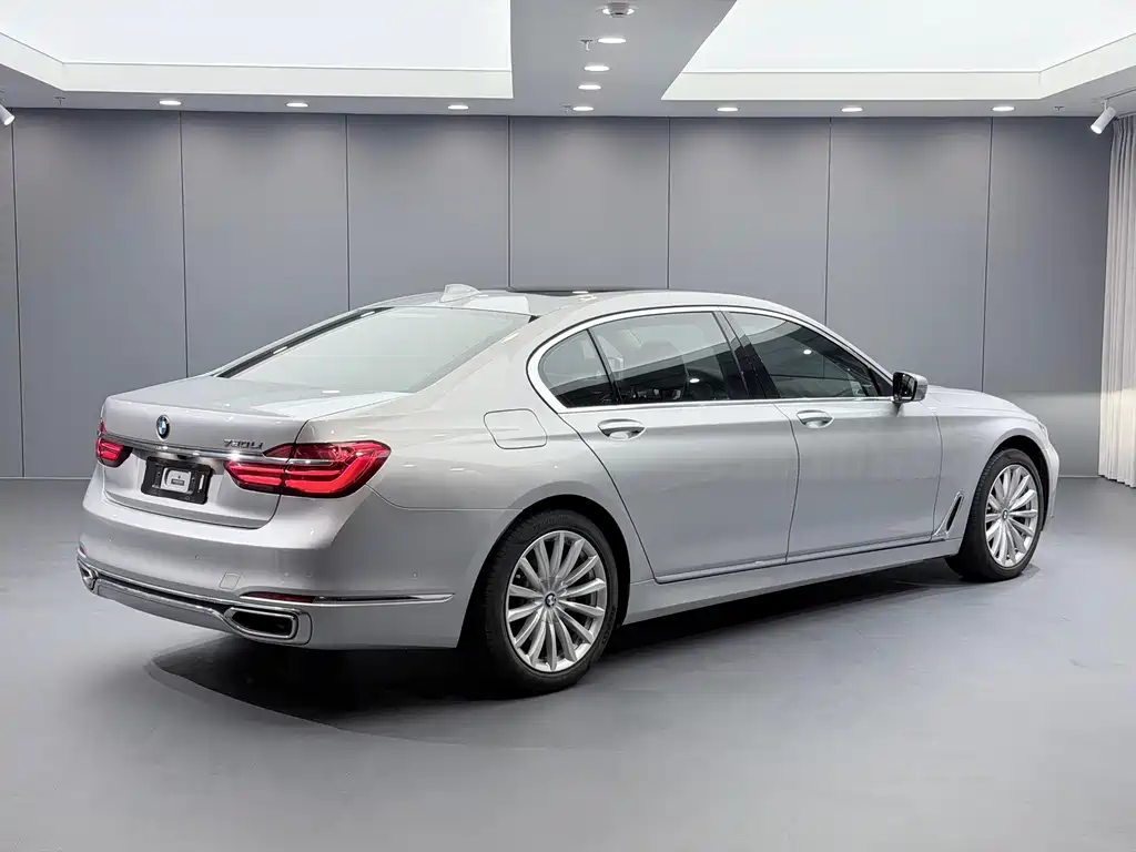 BMW 7 Series 2019 — фото 6