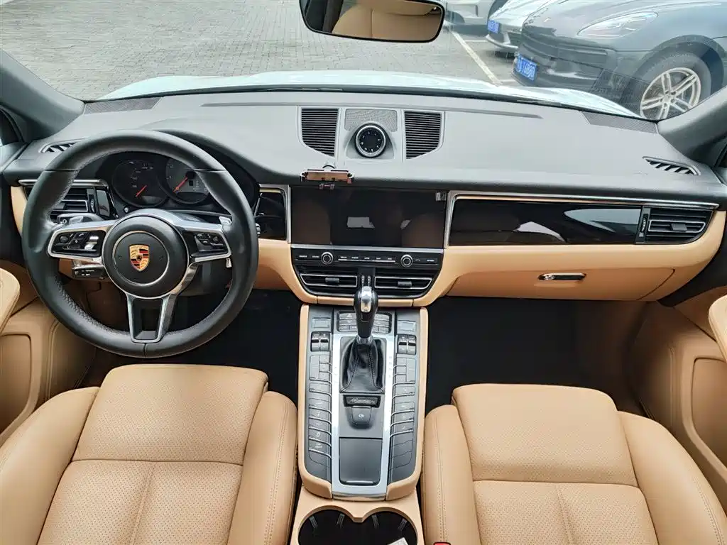 Porsche Macan 2020 — фото 14