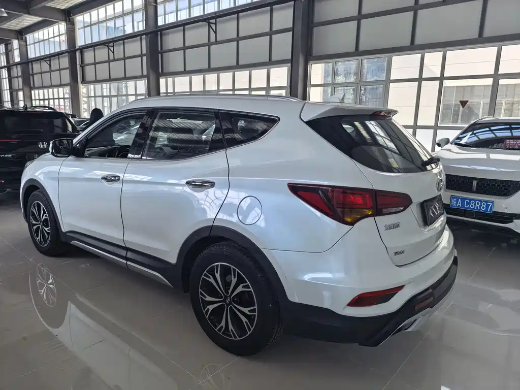 Hyundai Santa Fe 2019 — фото 5