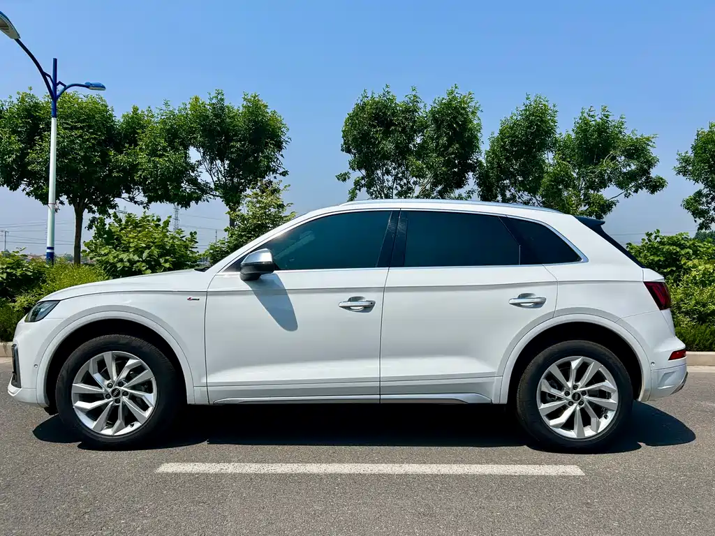 Audi Q5L 2021 — фото 3