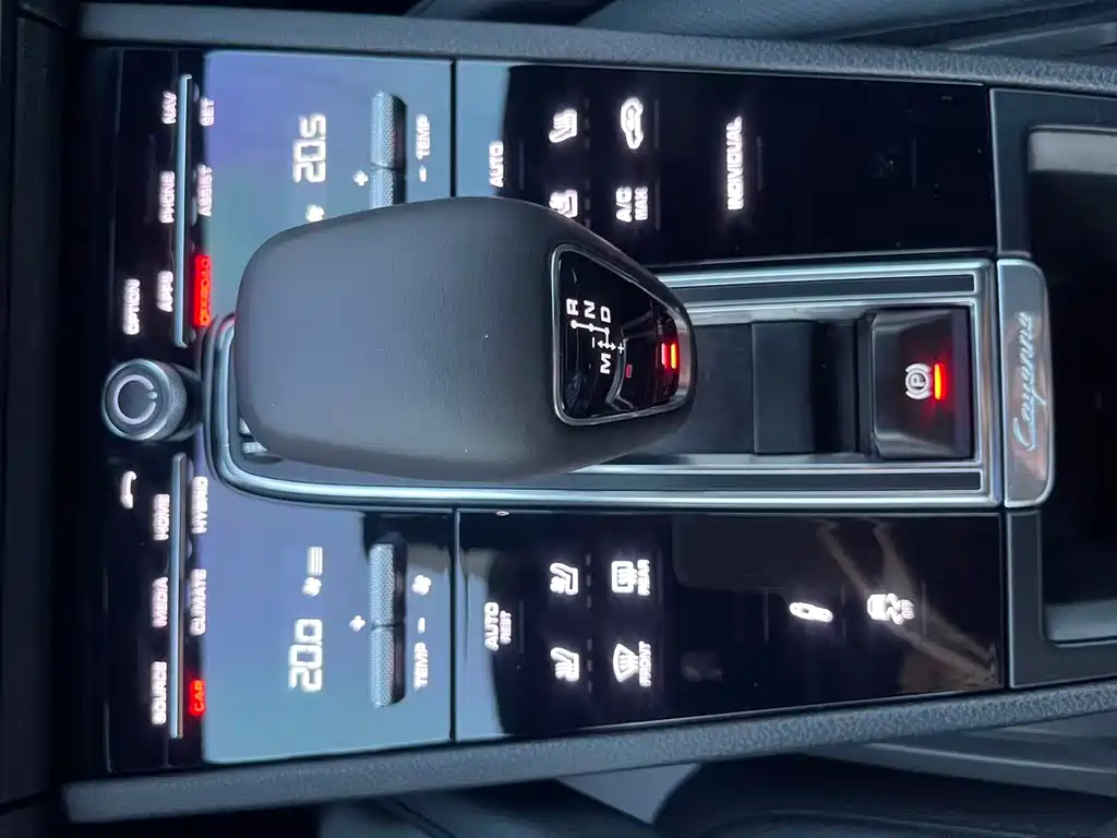 Porsche Cayenne New Energy 2020 — фото 17