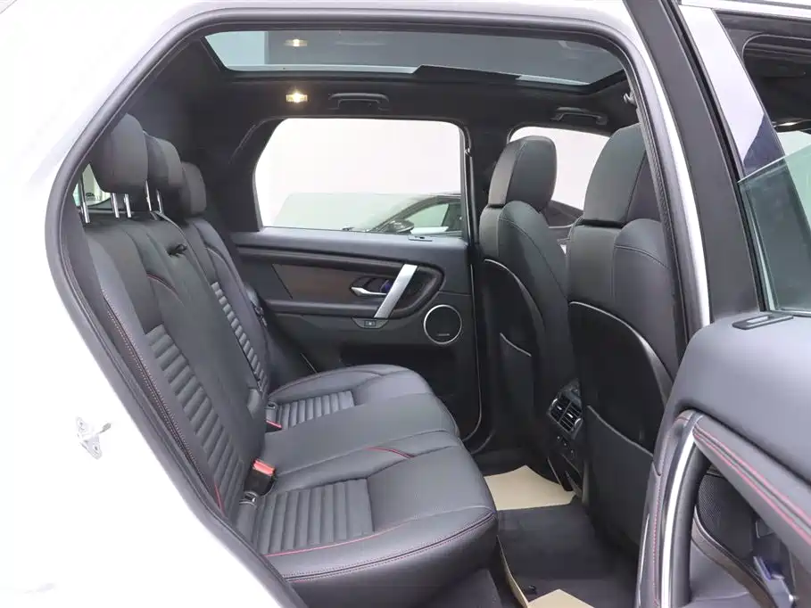 Land Rover Discovery Sport 2023 — фото 16