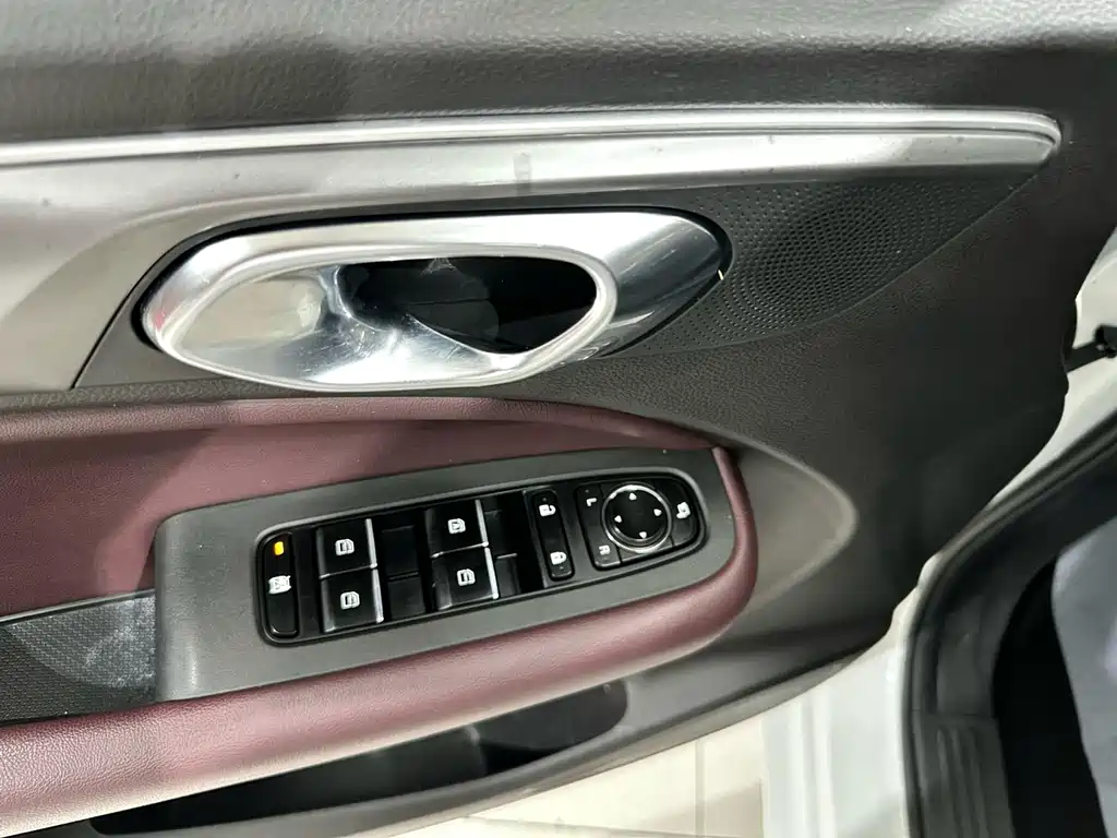 GAC Trumpchi M6 2022 — фото 5