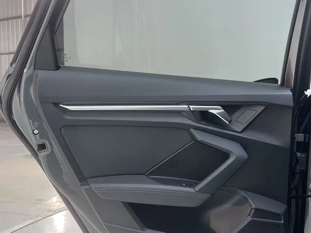 Audi A3 2023 — фото 14