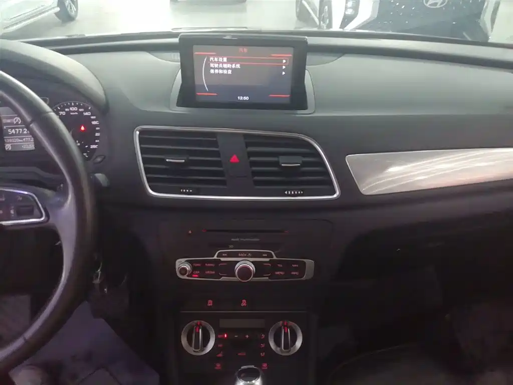 Audi Q3 2015 — фото 13