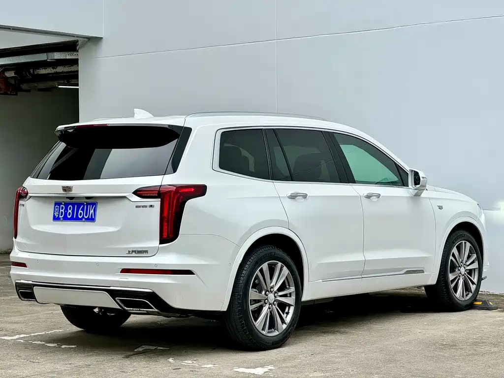 Cadillac XT6 2020 — фото 16