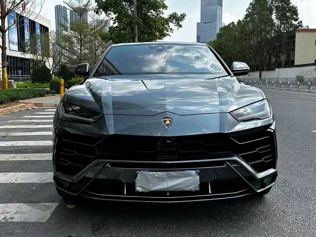 Lamborghini Urus 2021