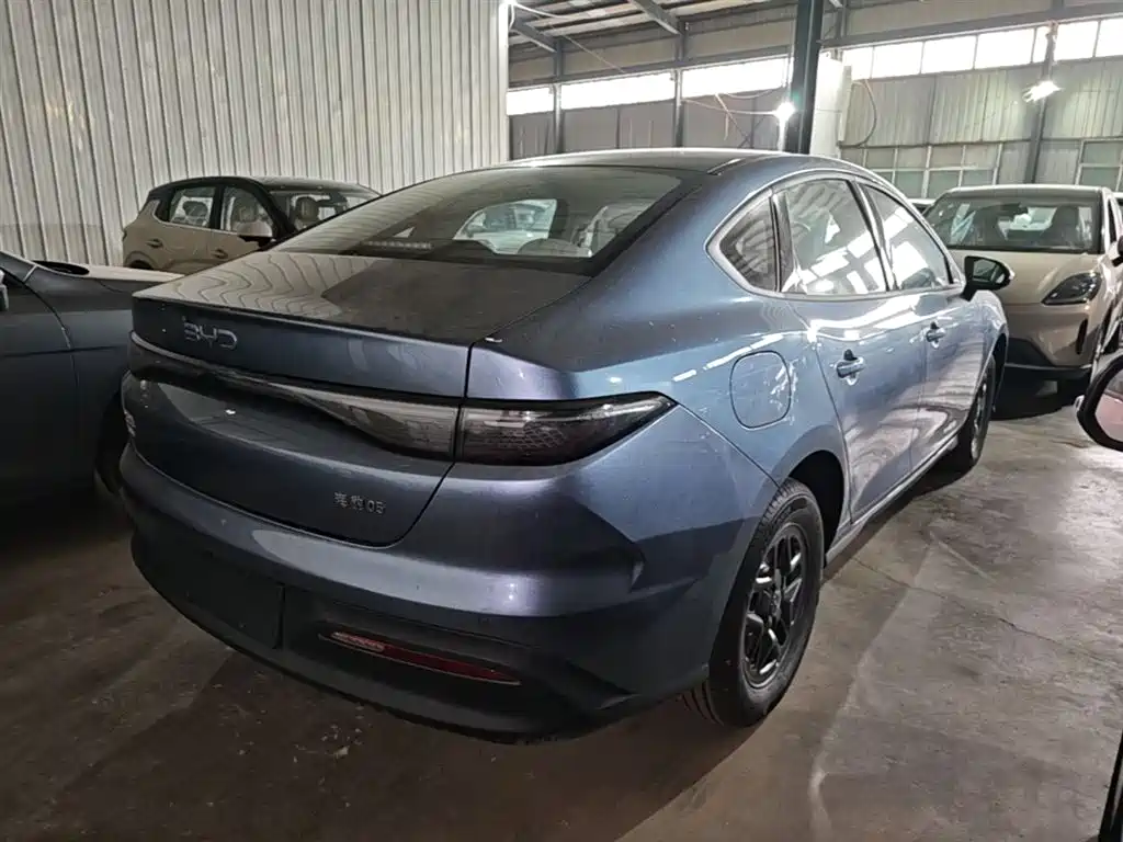 BYD Seal 05 DM-i 2026 — фото 7