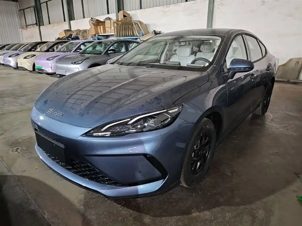 BYD Seal 05 DM-i 2026 — фото 2