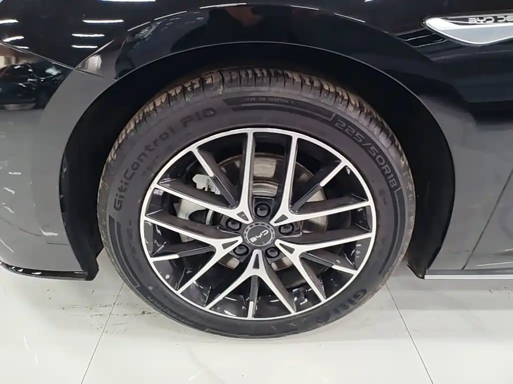 BYD Seal 07 DM-i 2025 — фото 23