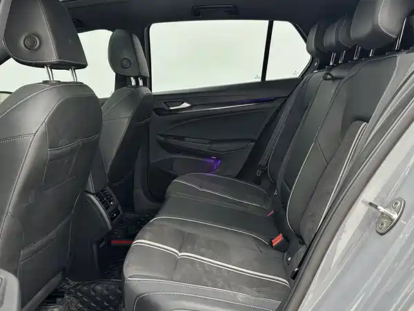 Volkswagen Golf 2023