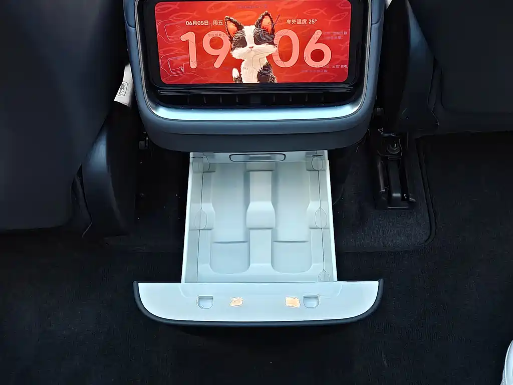 Xiaomi YU7 2025 — фото 10